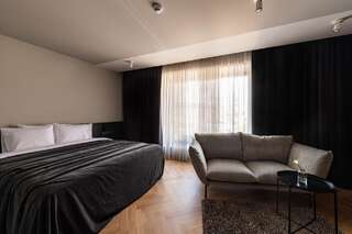 Отель Maestro Design Hotel Лиепая Номер Делюкс с кроватью размера «king-size»-4